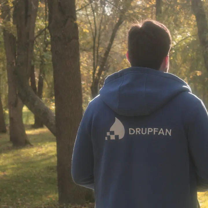 drupfan web developer standing with his back turned